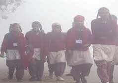 बिहार में भीषण ठंड के कारण स्कूलों की छुट्टी बढ़ने लगी, जानिए, किस जिले में स्कूल बंद…………..
