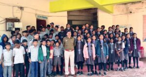 एमसीबी/CG : स्कूल के बच्चों ने किया थाना खड़गवां का शैक्षणिक भ्रमण, पुलिस ने गुड टच- बैड टच, साइबर अपराध और यातायात नियमों पर दी विस्तृत जानकारी……………